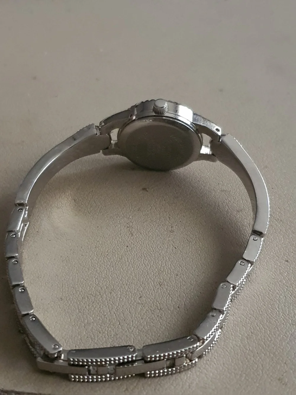🦋10/$20🦋 GENWM992 Silver Rhinestone Accented Women's Watch